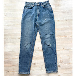 BDG High Rise Distressed‎ Mom Jeans | Size 28